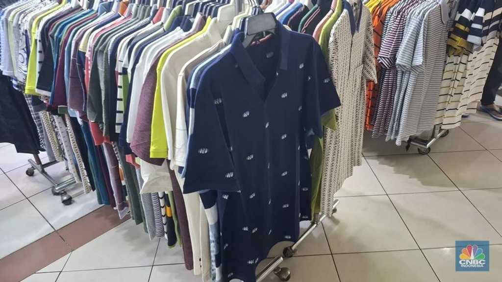 Pakaian Impor China Banjiri Pasar Tanah Abang, Harga Lebih Murah
