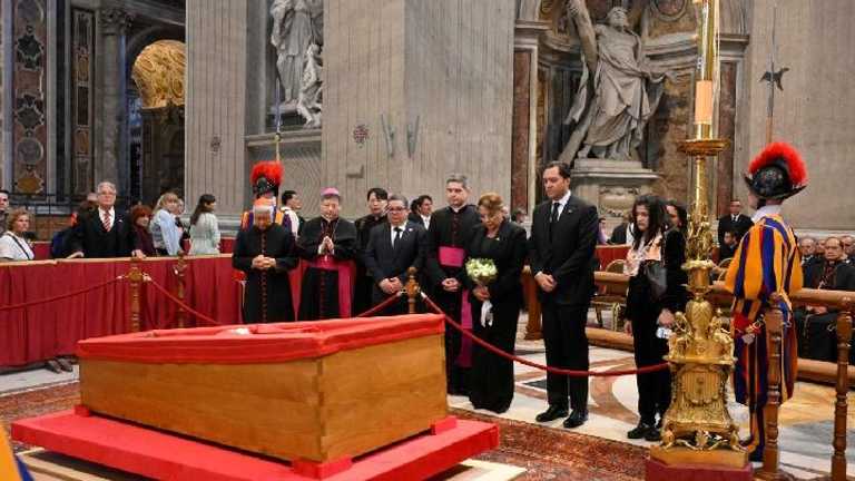 Mobil Kepausan Paus Fransiskus Disulap Klinik, Selamatkan Anak-anak Gaza