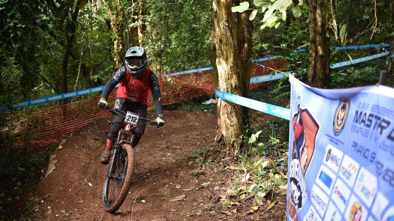 Puncak Pertarungan Downhill: Atlet 
Taklukkan Lintasan Ekstrem
 Gunung Pinang