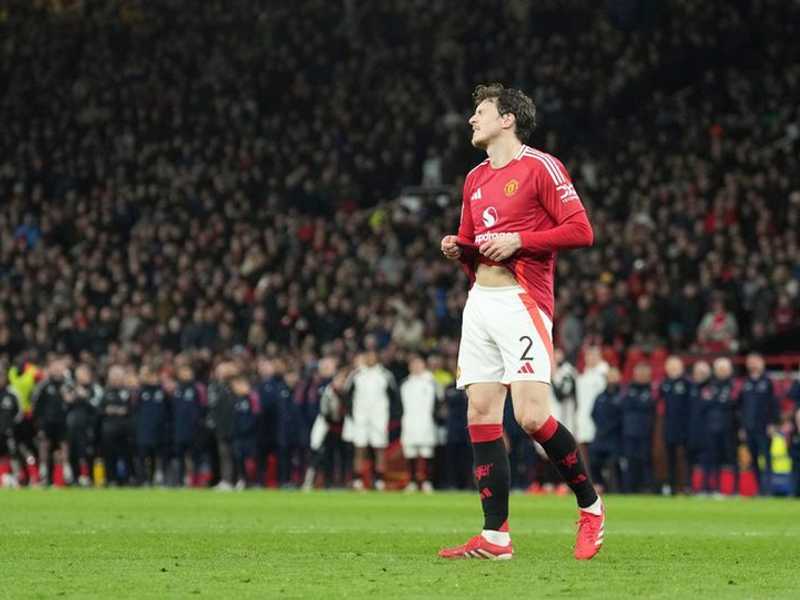 RESMI! Victor Lindelof Sepakat Gabung Aston Villa dari MU
