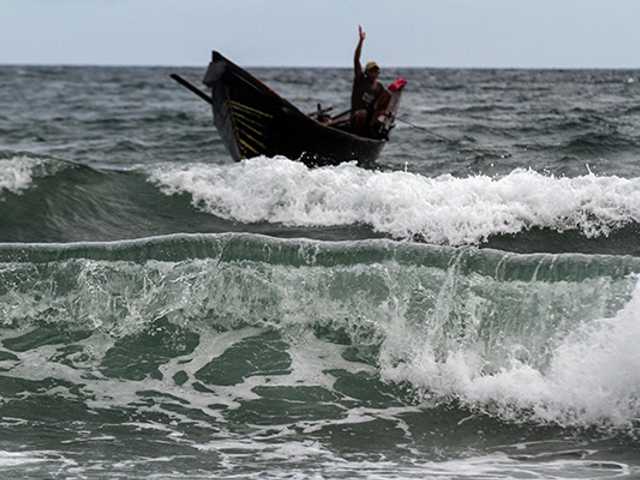 BMKG Peringatkan Tiga Ancaman Cuaca Ekstrem: Gelombang Tinggi, Banjir Rob, Suhu Panas
