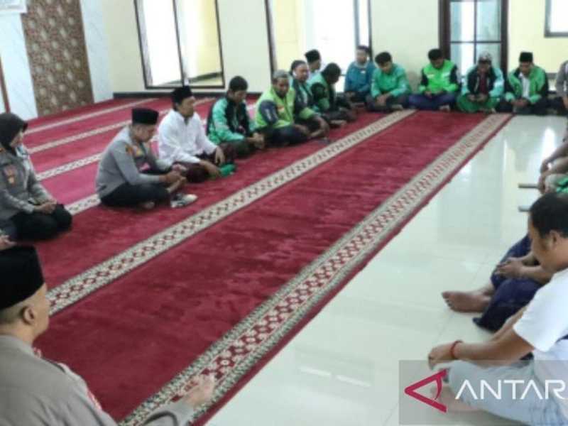 Duka Mendalam: Polres & Ojol Bangkalan Bersatu Doakan Affan, Korban Tragis Jakarta