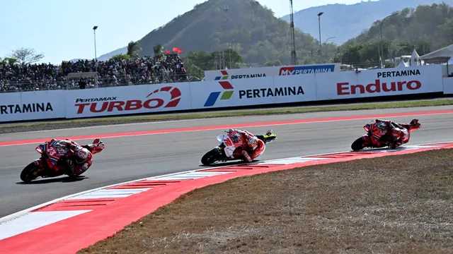 Bezzecchi Pangkas Jarak dengan Bagnaia Usai Juara Sprint Race Mandalika
