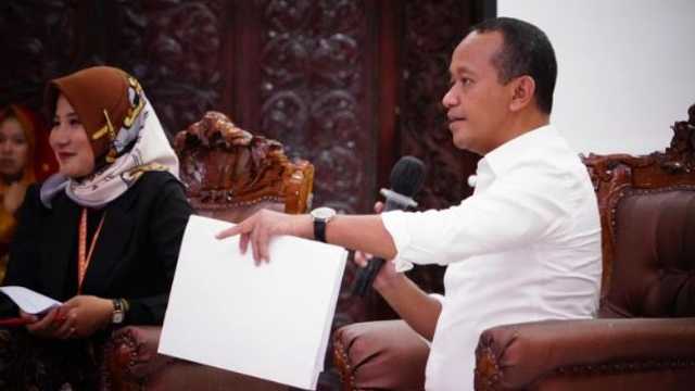 Menteri Bahlil: Serahkan ke Hukum Tambang Emas Ilegal Dekat Mandalika