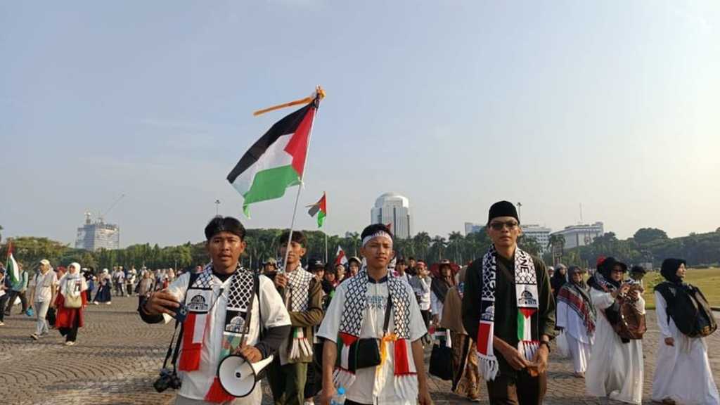 Aksi Massa Lawan Genosida Israel Penuhi Monas, Desak Gencatan Senjata