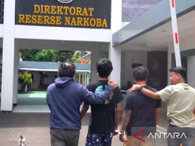 Polisi Sita 1.166 Butir Ekstasi dari Dua Pria di Jakarta Selatan