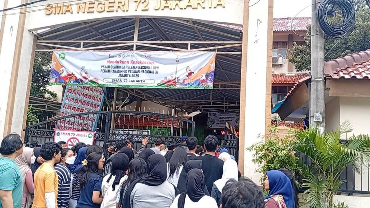 Pasca-Ledakan SMAN 72: Siswa Ambil Barang, Orang Tua Dilarang Masuk
