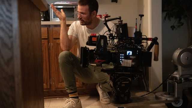 Sutradara Zach Cregger dan Warner Bros. diskusikan prekuel 'Weapons' tentang Aunt Gladys