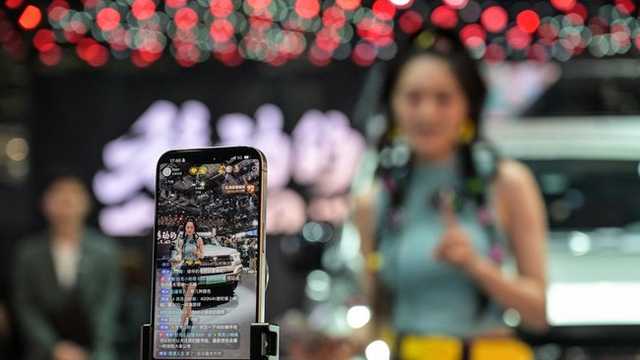 China Wajibkan Sertifikasi Khusus bagi Influencer Konten Sensitif