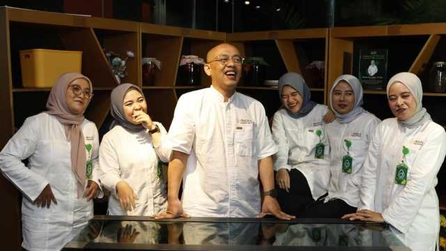 Modal Rp 25 Ribu, Eks Koki Hotel Raup Ratusan Juta dari Katering Sehat