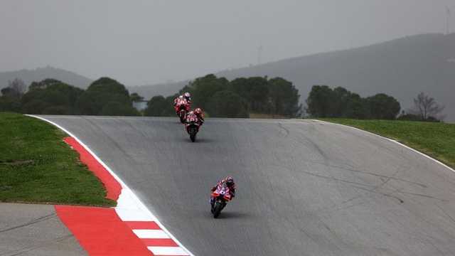 MotoGP Portugal 2025: Alex Marquez Bidik Sejarah, Siapa Penantang Utama?