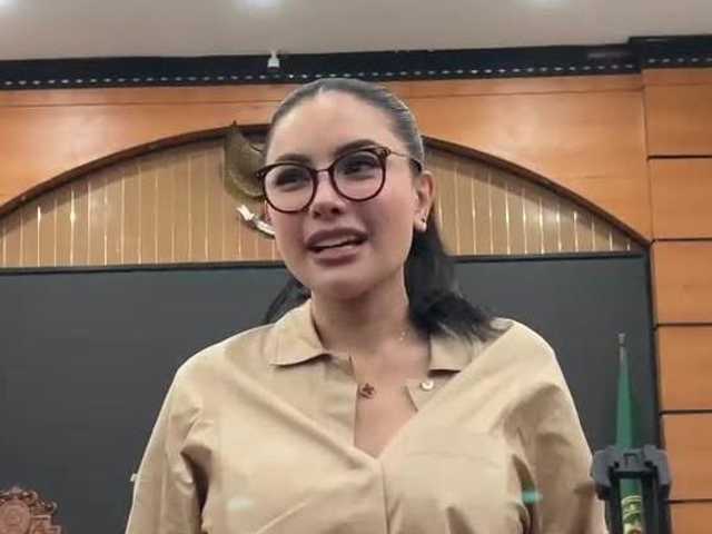 Nikita Mirzani Optimis Bebas, Unggah Produk Reza Gladys Jelang Vonis