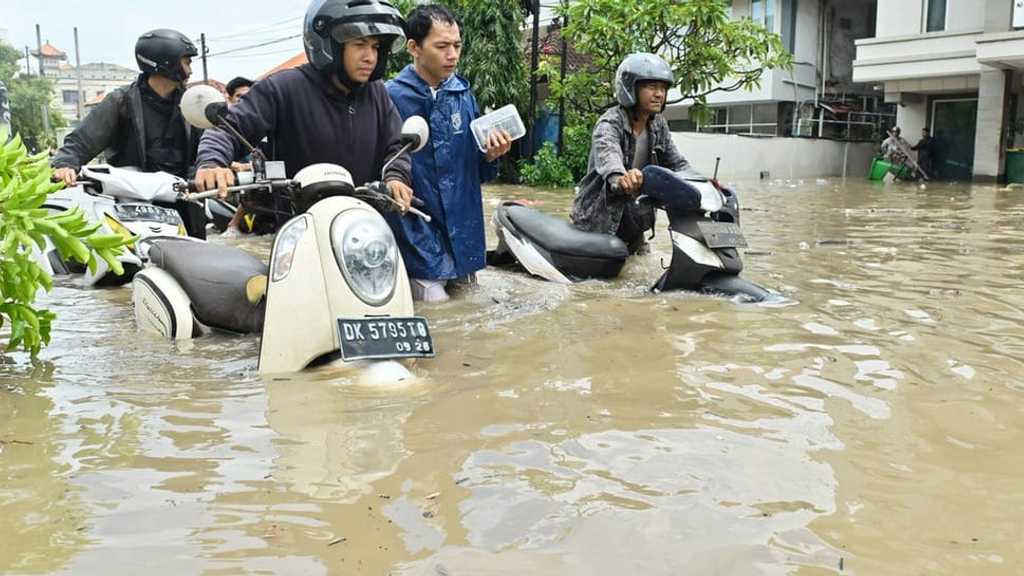 Prabowo Sampaikan Duka Cita Banjir Bali-NTT, Desak BNPB Bertindak Cepat