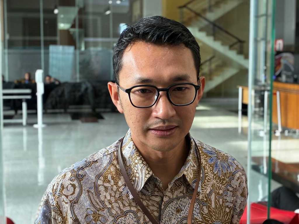 OTT Gubernur Riau: KPK Ungkap Peran Krusial Tenaga Ahli Terkait Aliran Dana