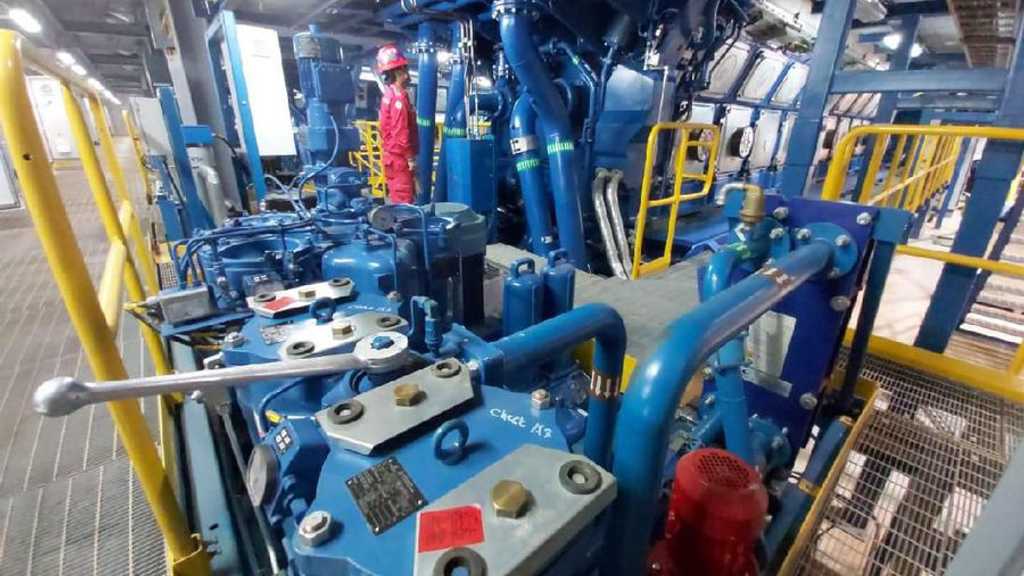 ESDM: Pembangkit Diesel Diganti Panel Surya, Hemat Biaya & Ramah Lingkungan