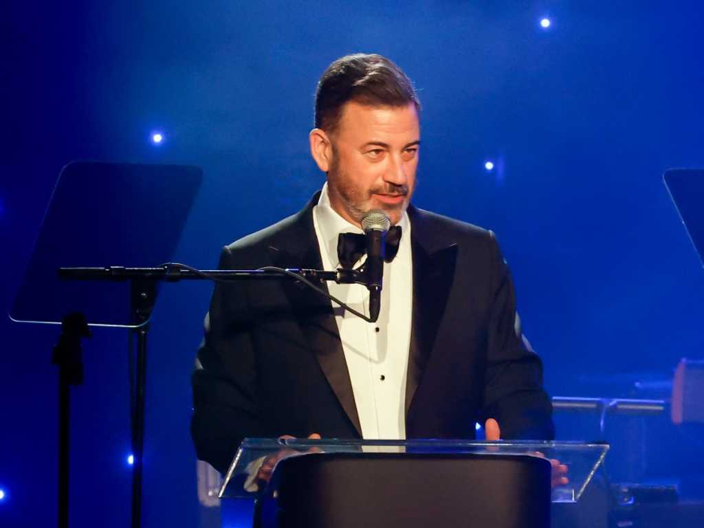 ABC secara mengejutkan *tarik tayangan* "Jimmy Kimmel Live!", WGA dan SAG-AFTRA *mendukung*