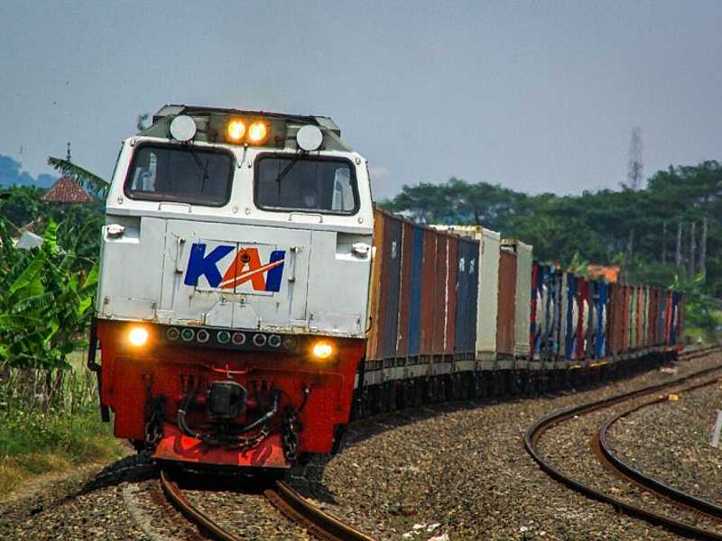 Prabowo Targetkan Jaringan Kereta Api Meluas di Seluruh Pulau Besar