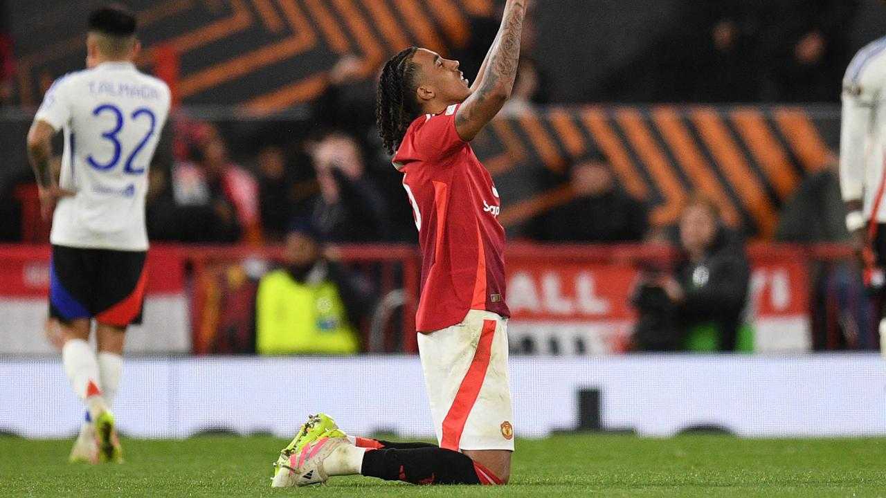 MU Kalahkan Real Madrid Gaet Leny Yoro, Peran Kobbie Mainoo Terungkap