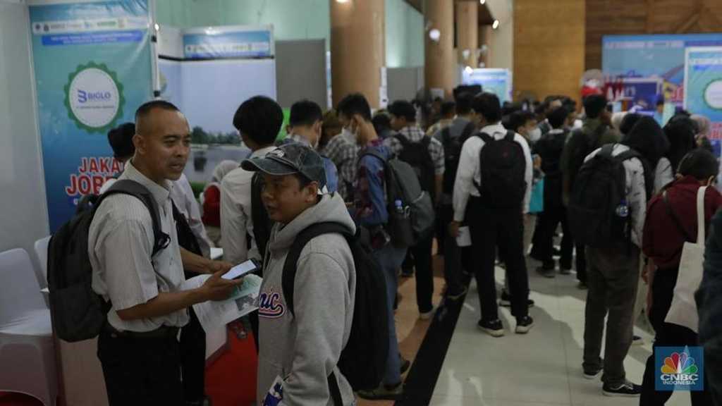 BPS: Lulusan SD Dominasi Angkatan Kerja RI, Perguruan Tinggi Mulai Naik