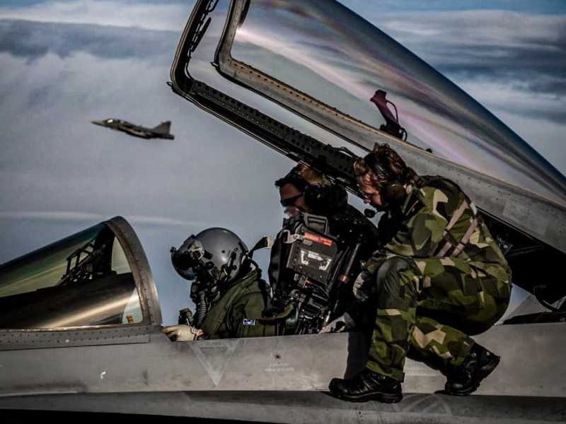 Vucic Peringatkan: Perang Langsung NATO-Rusia Tak Terelakkan di Eropa