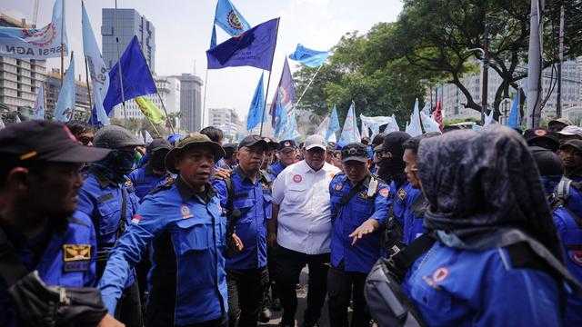 Ricuh Demo Berujung Bakar-Jarah, 4 Konfederasi Buruh Sepakat Tunda Aksi
