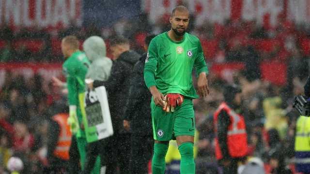 Pelatih Chelsea salahkan Robert Sanchez atas kartu merah di laga MU