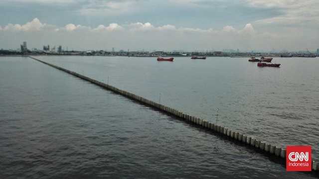 Nelayan Cilincing keluhkan pendapatan merosot 70 persen akibat tanggul beton