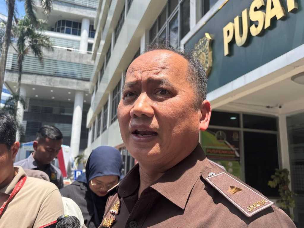 Hotman Paris Tantang Buktikan Nadiem Tak Bersalah di Depan Prabowo dalam 10 Menit