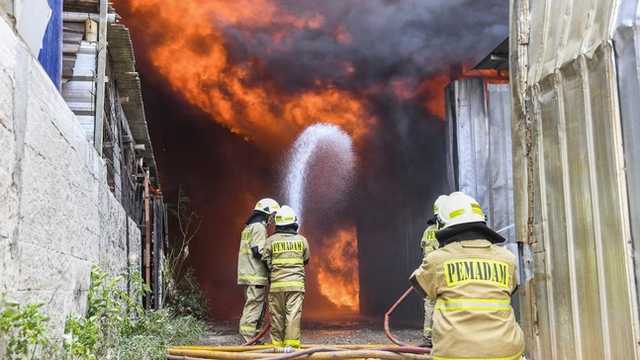 Kebakaran di Makassar tewaskan anak 7 tahun, delapan rumah hangus