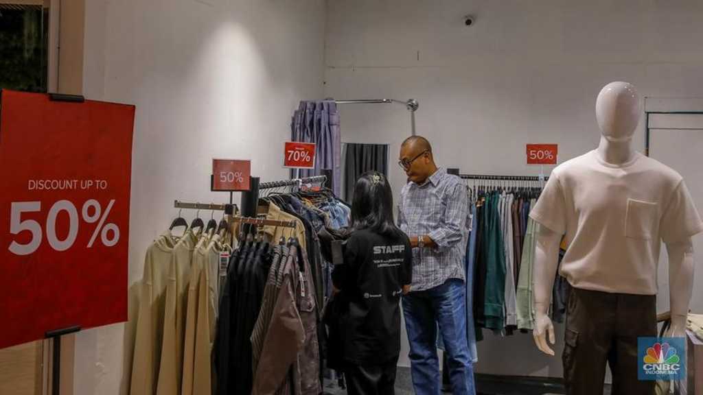 Belanja Handphone Melesat Hampir 2 Kali Lipat, Jadi Kebutuhan Pokok?