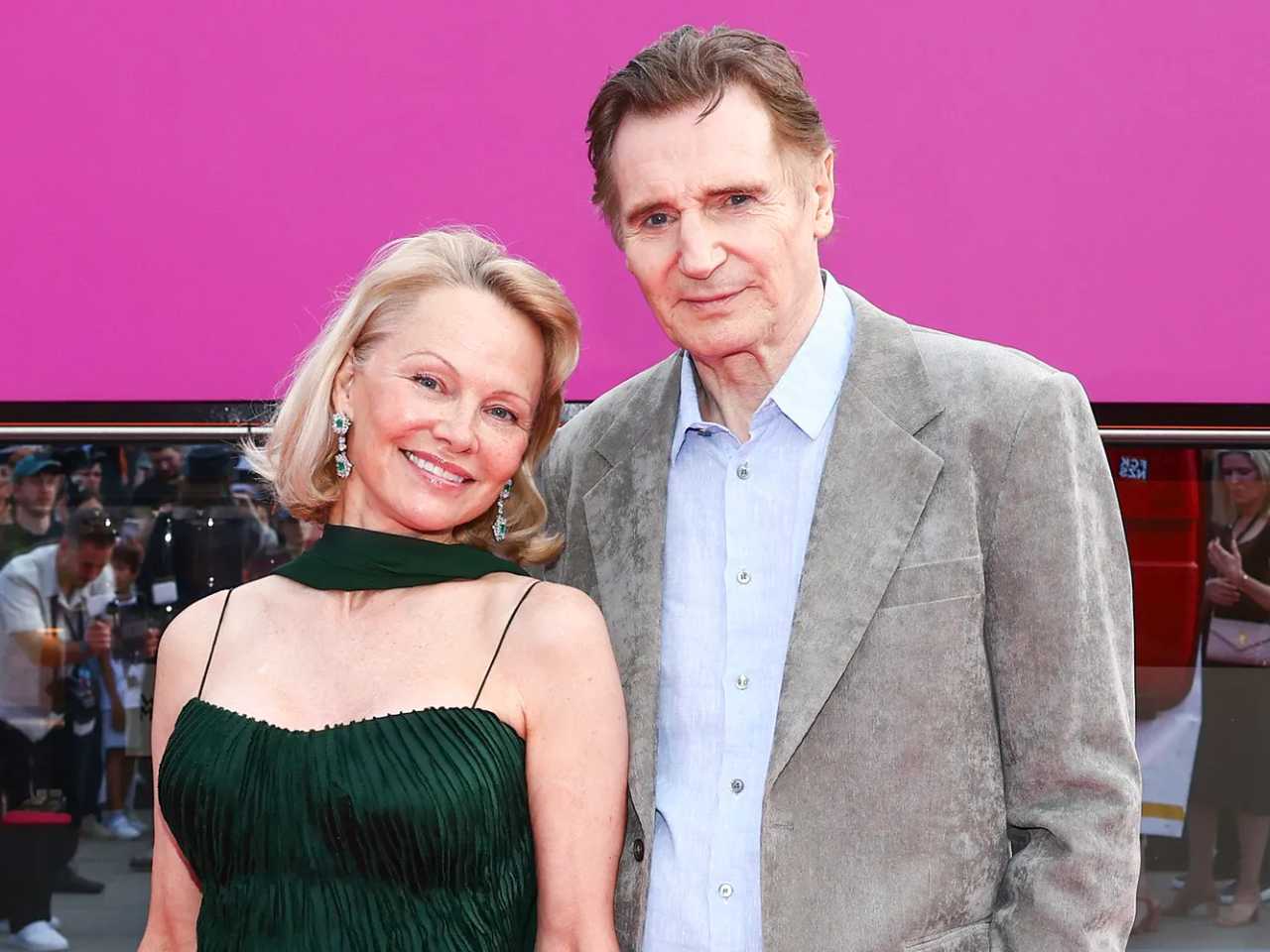 Pamela Anderson Bantah Keras Stunt PR dengan Liam Neeson: 'Saya Otentik!'