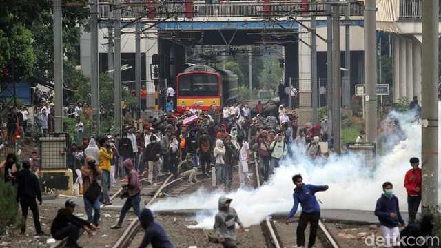 Buntut Ojol Tewas Dilindas Brimob, Demo Jakarta Memanas, Investor Asing Ancam Kabur