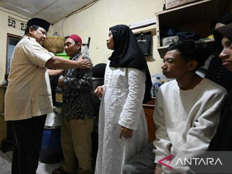 Prabowo Janjikan Rumah untuk Keluarga Ojol Tewas, Ayah Korban Desak Keadilan