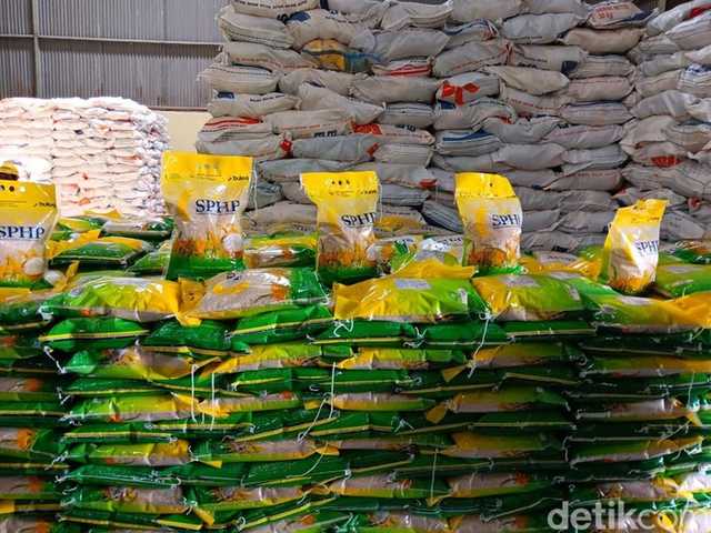 Mentan Amran Sulaiman Salahkan Bulog soal Beras SPHP Rusak, Dirut Bulog Membantah Keras
