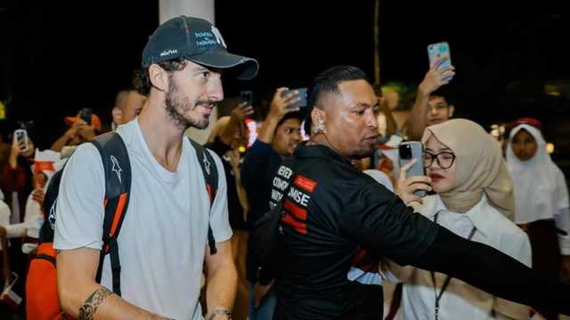 Rombongan MotoGP tiba di Lombok jelang Mandalika 2025