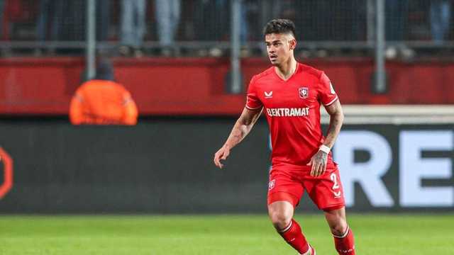 Mees Hilgers Nyaris Pindah, Twente Tolak Tawaran NEC