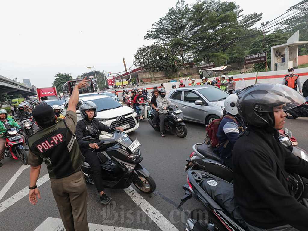 Mensesneg Imbau Pejabat Tak Semena-mena Pakai Rotator, Korlantas Bekukan Penggunaan