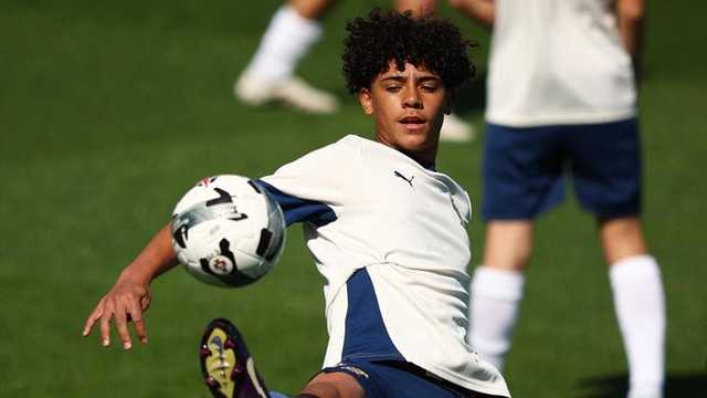 Cristiano Jr cetak gol tendangan bebas kelas dunia, tiru selebrasi ala ayahnya