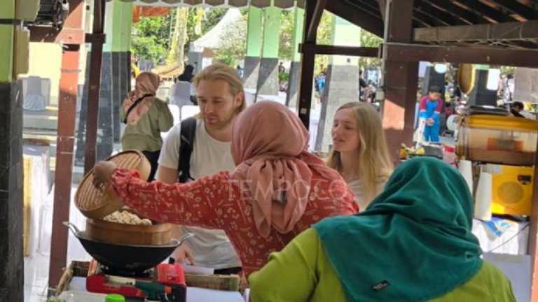 Pasar Ngasem Yogyakarta: Transformasi Kuliner Tarik Ribuan Wisatawan, Sampah Menggunung