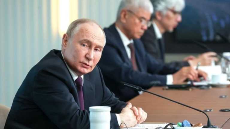 Putin: Rusia Akan Merespons Cepat Militerisasi Eropa