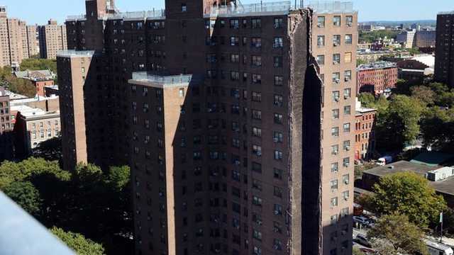 Apartemen 20 Lantai di New York Ambruk Sebagian Akibat Ledakan