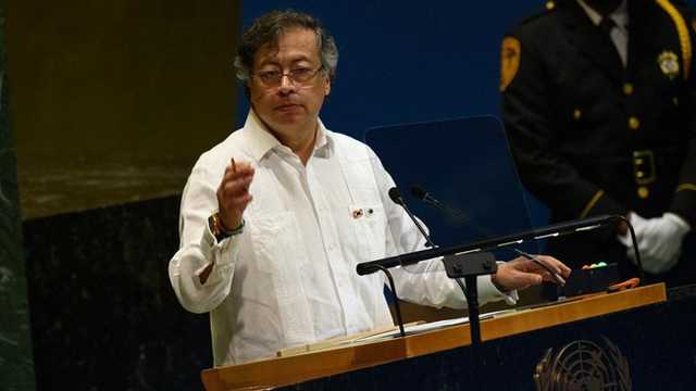 Presiden Kolombia Gustavo Petro 
Sulit Akses Gaji Imbas Sanksi AS