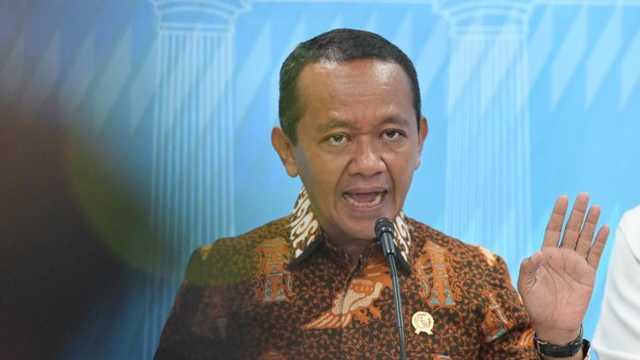 Bahlil: Pertamina dan SPBU Swasta Sepakati Solusi Kelangkaan BBM