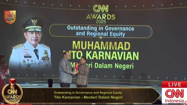 Mendagri Tito Karnavian Sabet Penghargaan Tata Kelola & Pemerataan Daerah Terbaik