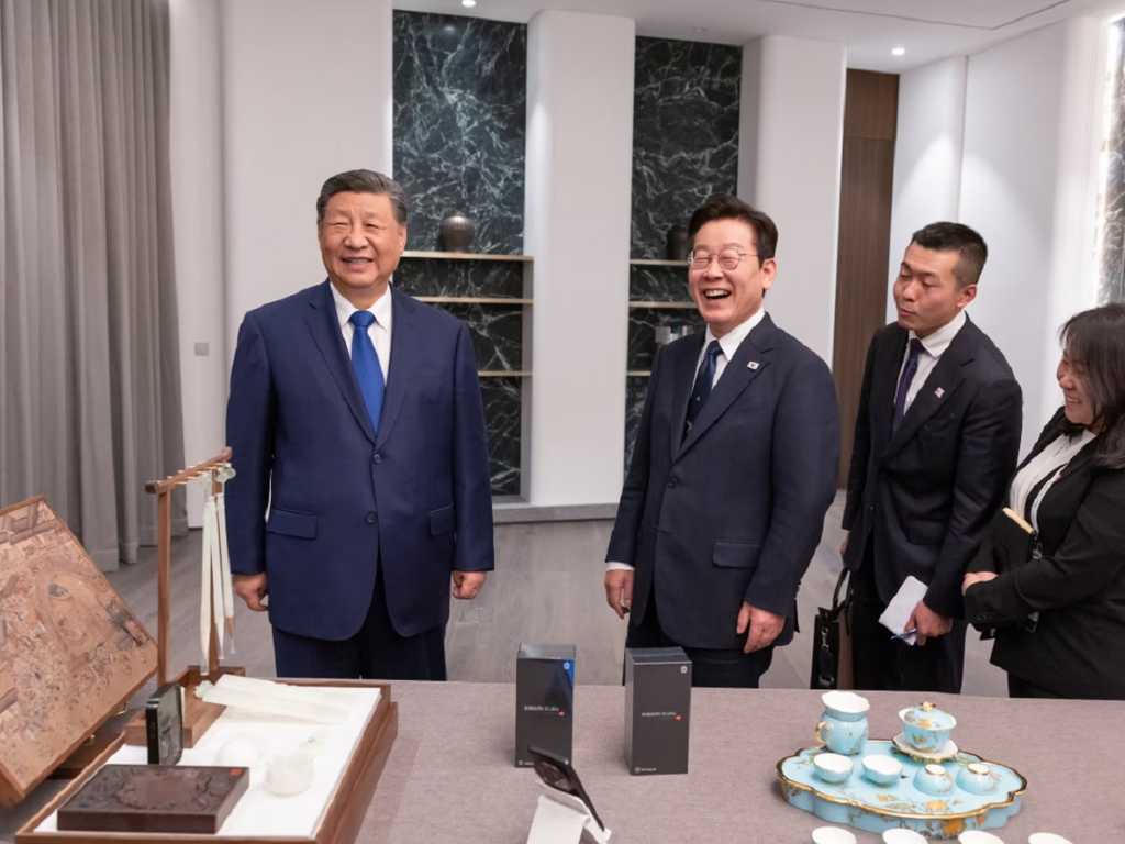 Hadiah Xiaomi dari Xi Jinping, Presiden Korsel Sindir 'Backdoor' Ponsel China