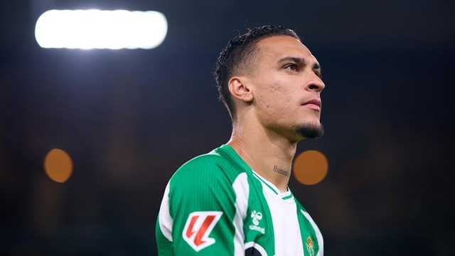 Antony merasa kurang dihormati saat diasingkan dari skuad MU