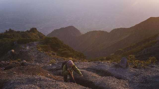Bareskrim Polri Gerebek Tambang Ilegal 300 Hektare di Taman Nasional Gunung Merapi
