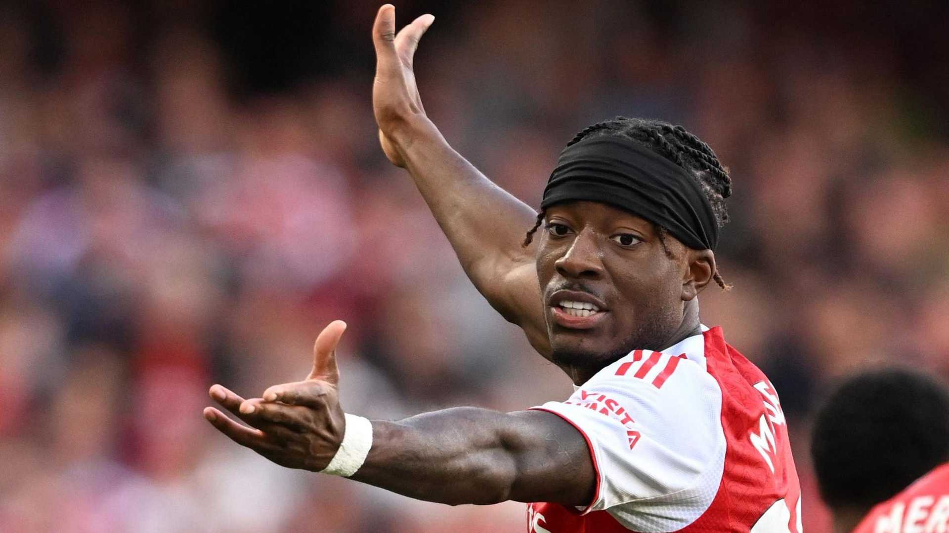 Pemain Arsenal Noni Madueke absen 6-8 minggu karena cedera lutut