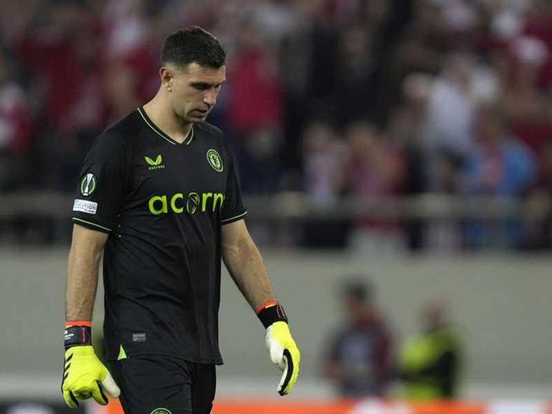Harapan Emiliano Martinez ke Manchester United Pupus di Menit Akhir