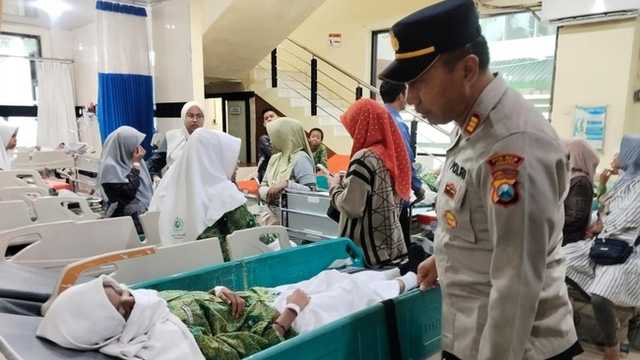 Makan Gratis Diduga Picu Keracunan Massal 35 Siswa dan Guru di Malang